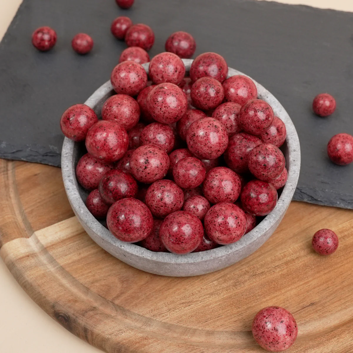 Lady Bleue –  Johannisbeeren in Joghurtschokolade - Image 3